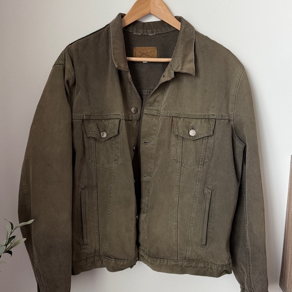 Vintage 80s Levi’s 70506-0250 Olive Green Denim Trucker Jacket Made in Europe